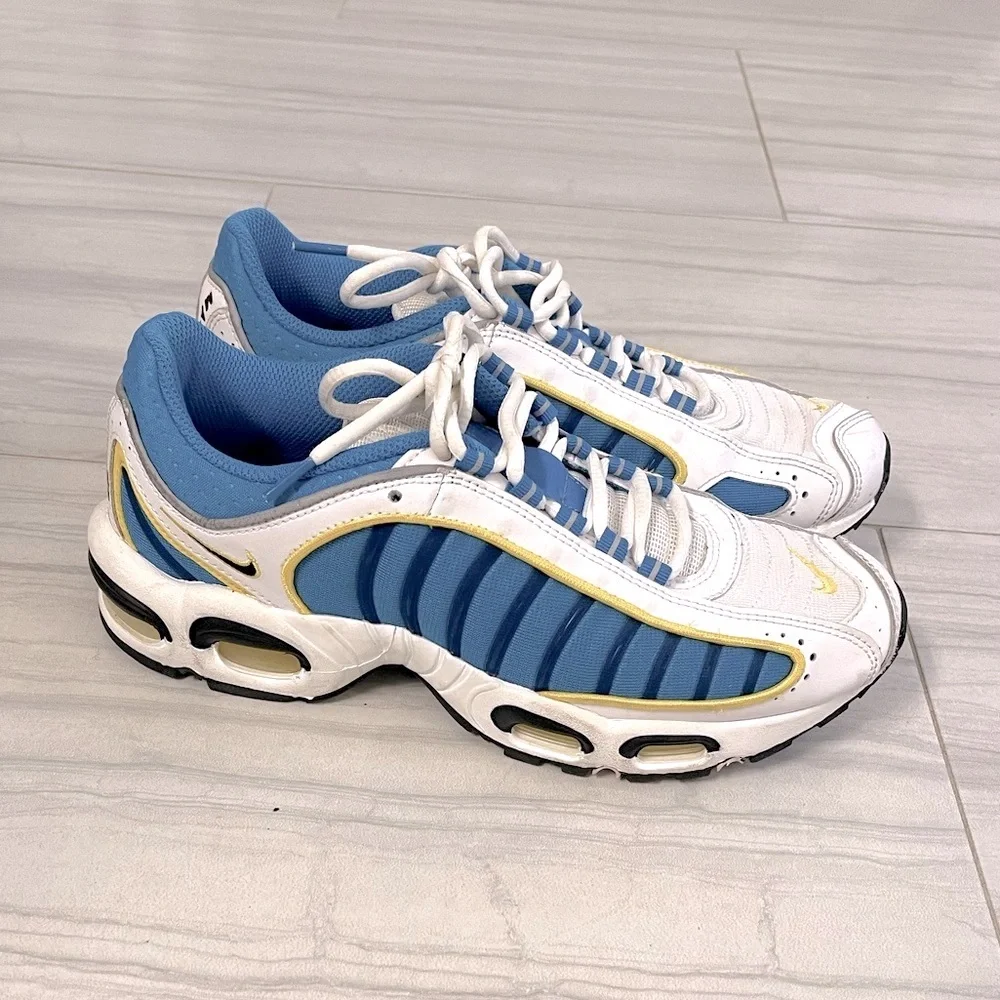 Nike AirMax TailWind 4 Size 8 Men’s and 9.5 Women’s